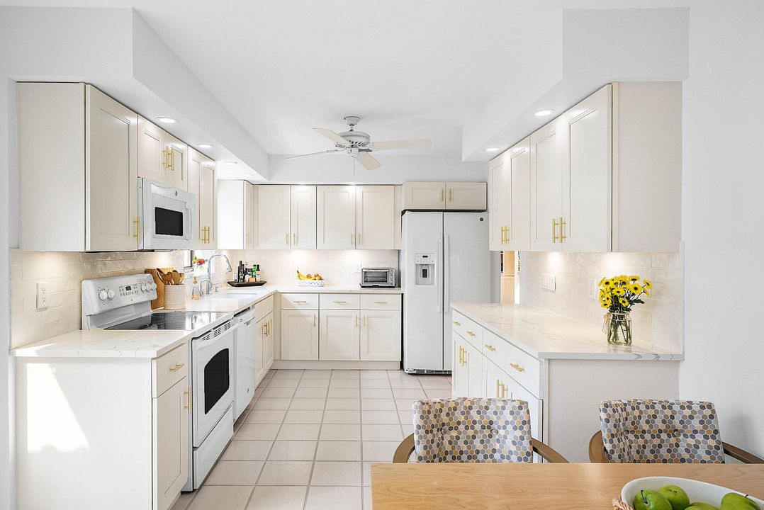 Active With Contract: $330,000 (2 beds, 2 baths, 1734 Square Feet)