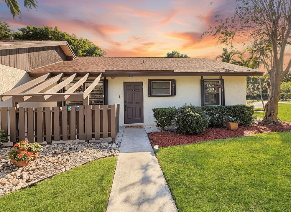 En Venta: $265,000 (2 camas, 2 baños, 1132 Pies cuadrados)