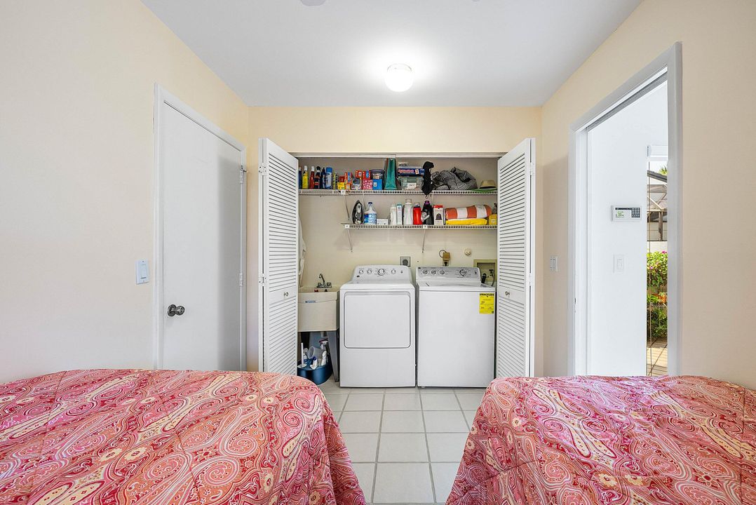 Active With Contract: $330,000 (2 beds, 2 baths, 1734 Square Feet)