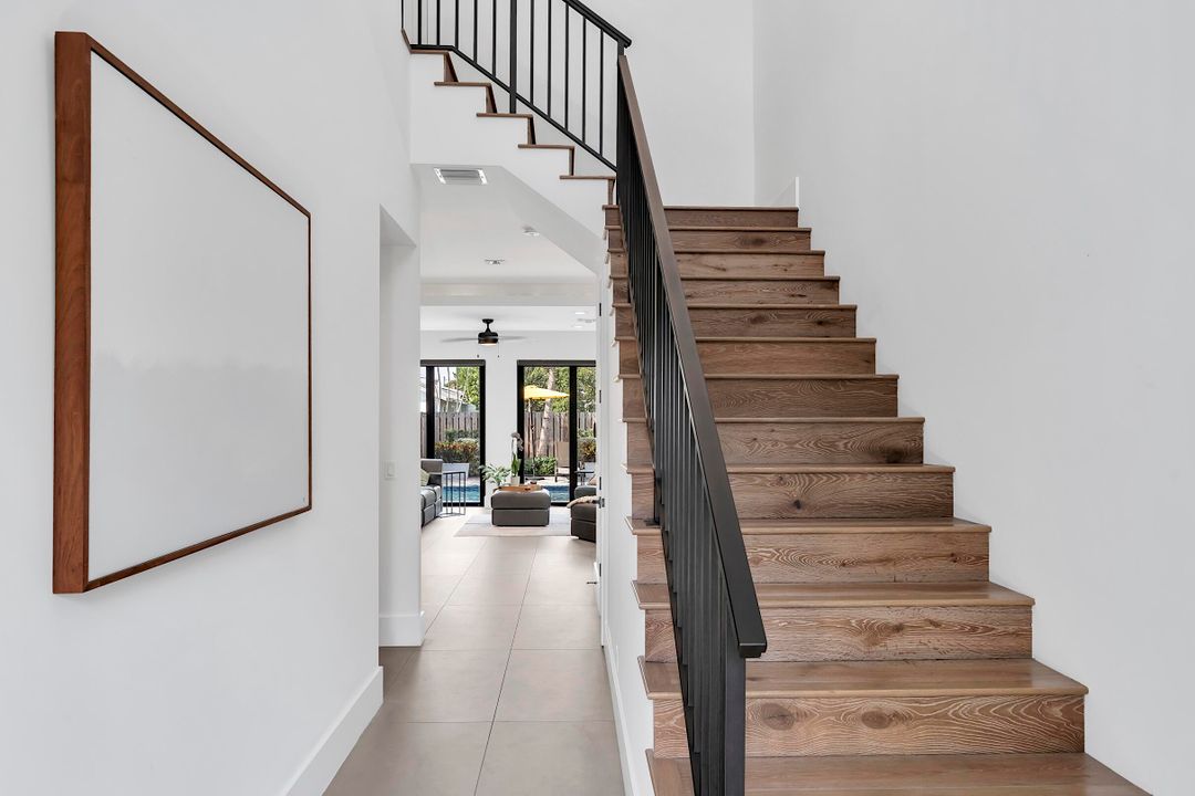 En Venta: $1,600,000 (4 camas, 3 baños, 2535 Pies cuadrados)