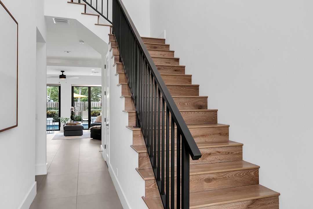 En Venta: $1,600,000 (4 camas, 3 baños, 2535 Pies cuadrados)