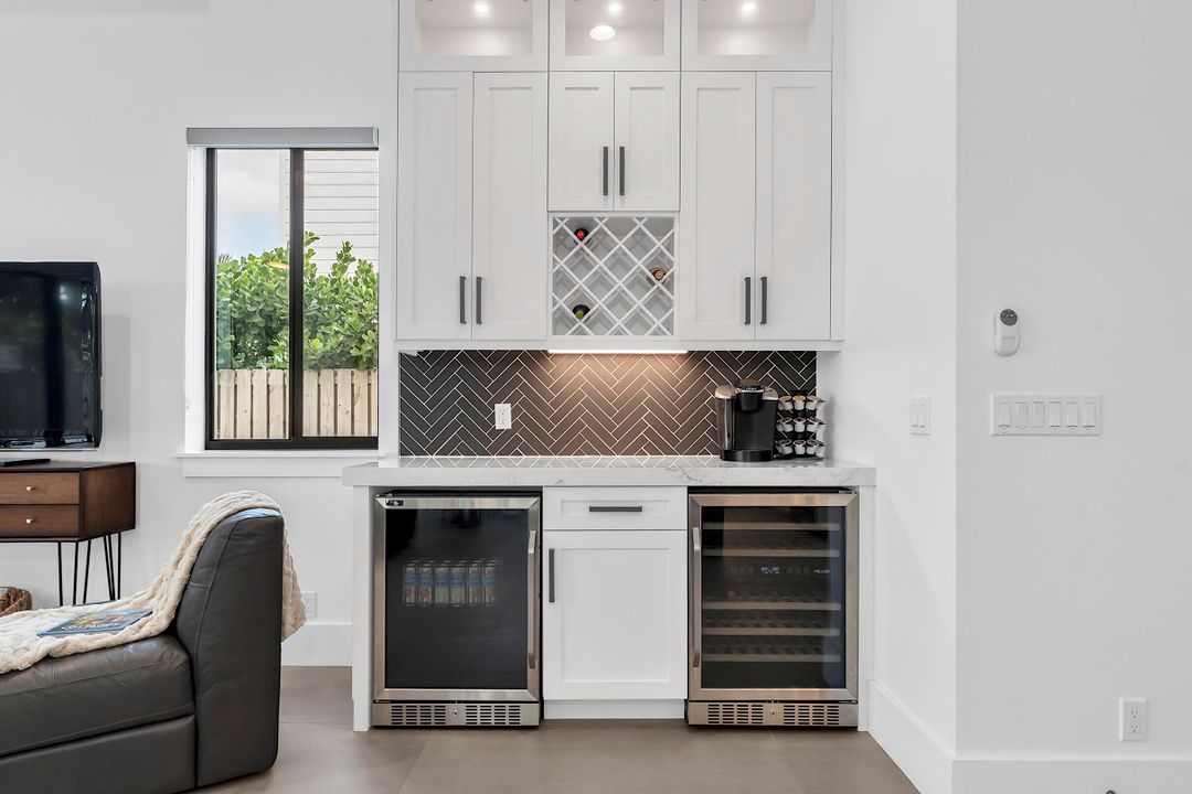 En Venta: $1,600,000 (4 camas, 3 baños, 2535 Pies cuadrados)