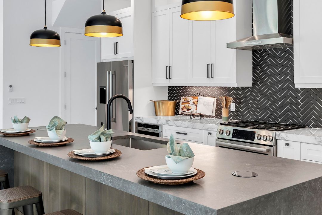 En Venta: $1,600,000 (4 camas, 3 baños, 2535 Pies cuadrados)