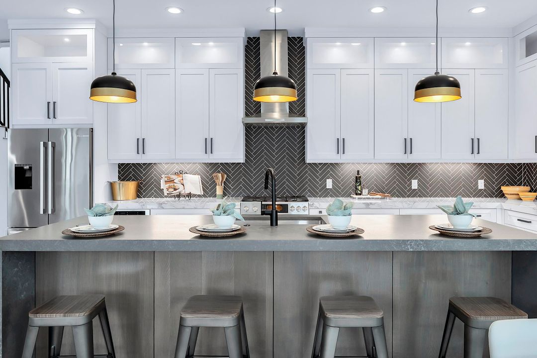 En Venta: $1,600,000 (4 camas, 3 baños, 2535 Pies cuadrados)