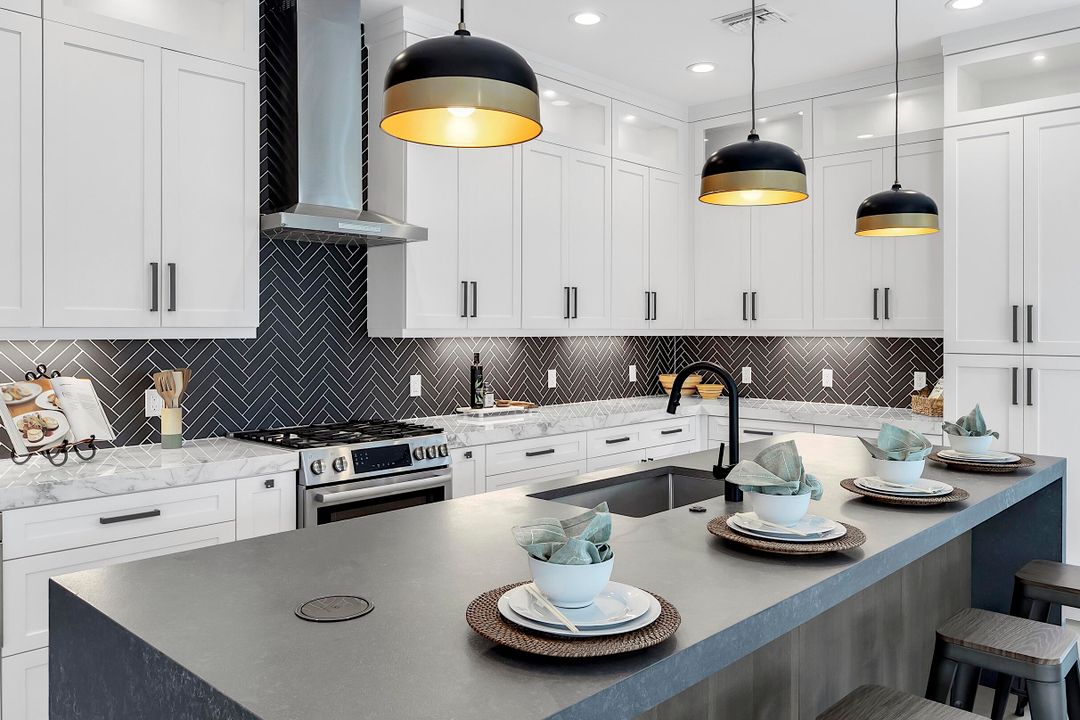 En Venta: $1,600,000 (4 camas, 3 baños, 2535 Pies cuadrados)