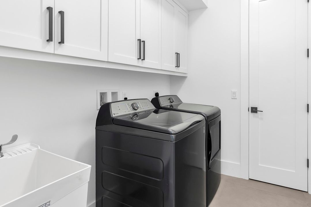 En Venta: $1,600,000 (4 camas, 3 baños, 2535 Pies cuadrados)