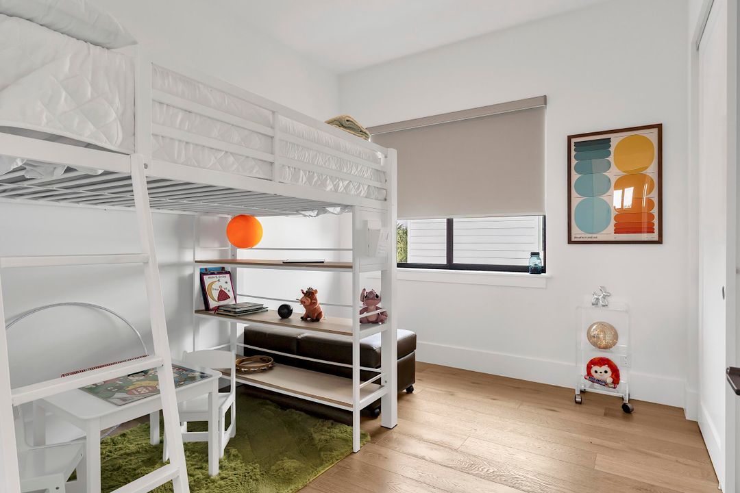 En Venta: $1,600,000 (4 camas, 3 baños, 2535 Pies cuadrados)