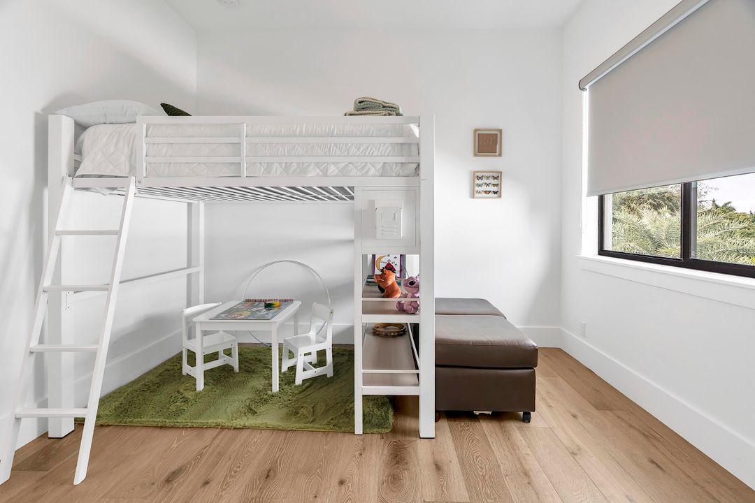 En Venta: $1,600,000 (4 camas, 3 baños, 2535 Pies cuadrados)