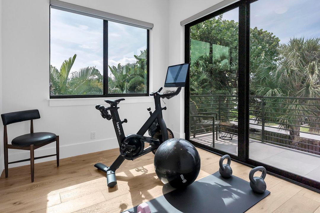 En Venta: $1,600,000 (4 camas, 3 baños, 2535 Pies cuadrados)