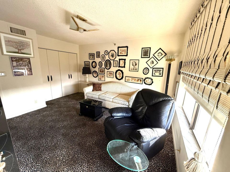 На продажу: $339,000 (3 спален, 2 ванн, 1818 Квадратных фут)