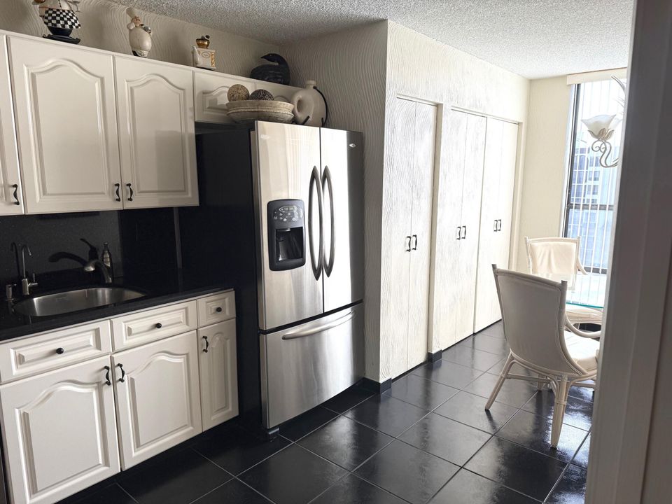 На продажу: $339,000 (3 спален, 2 ванн, 1818 Квадратных фут)