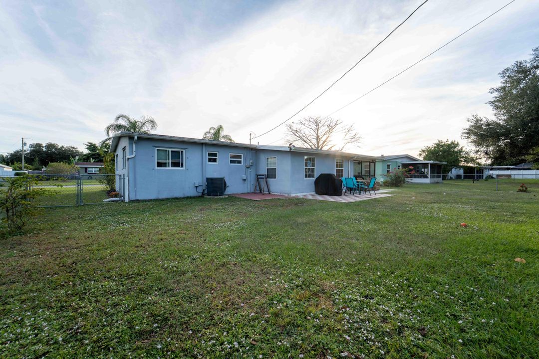 Active With Contract: $259,900 (3 beds, 2 baths, 1256 Square Feet)