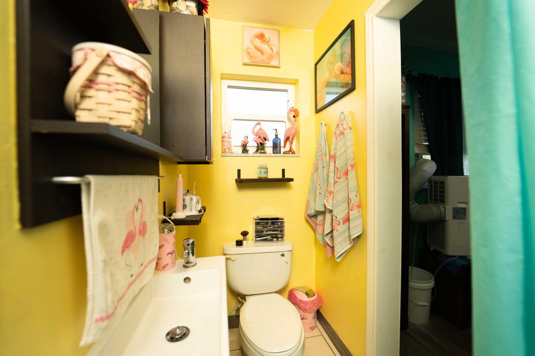 Active With Contract: $259,900 (3 beds, 2 baths, 1256 Square Feet)