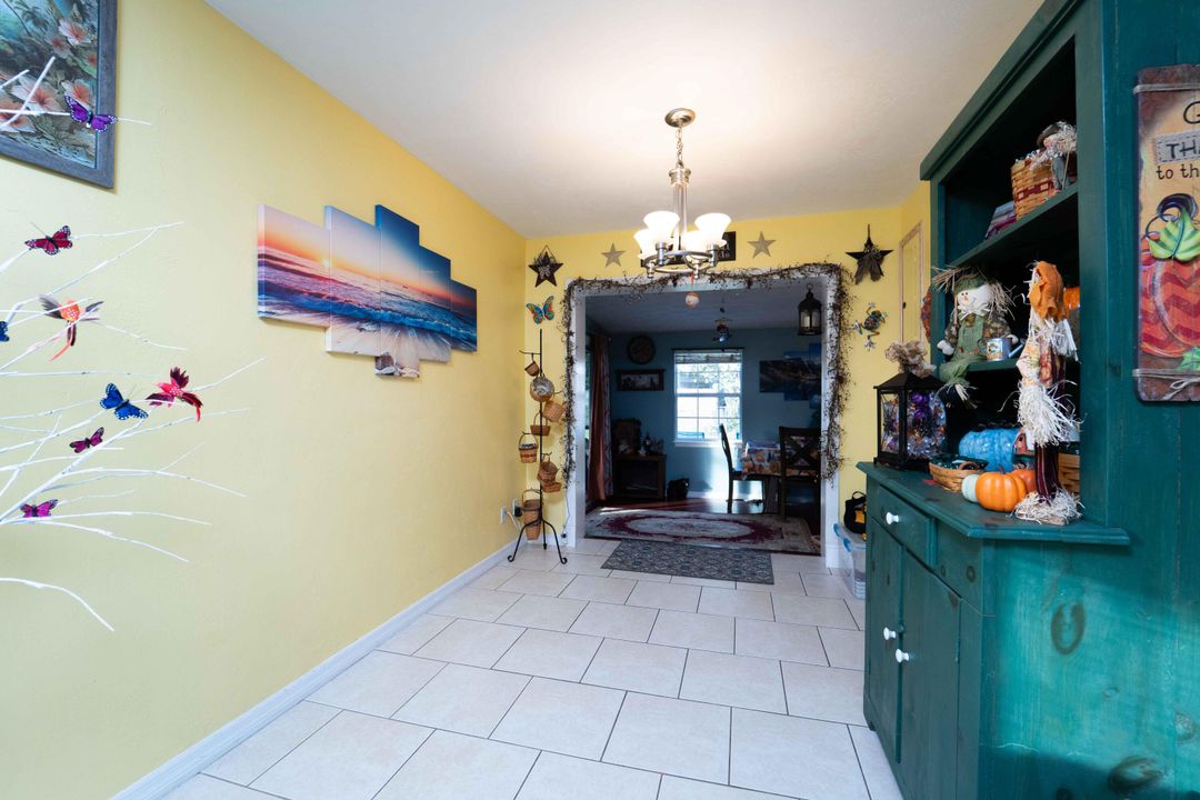 Active With Contract: $259,900 (3 beds, 2 baths, 1256 Square Feet)