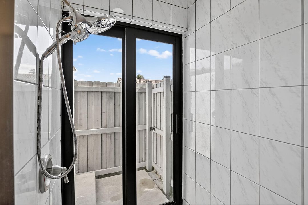 合同活跃: $1,169,000 (3 贝兹, 2 浴室, 2683 平方英尺)