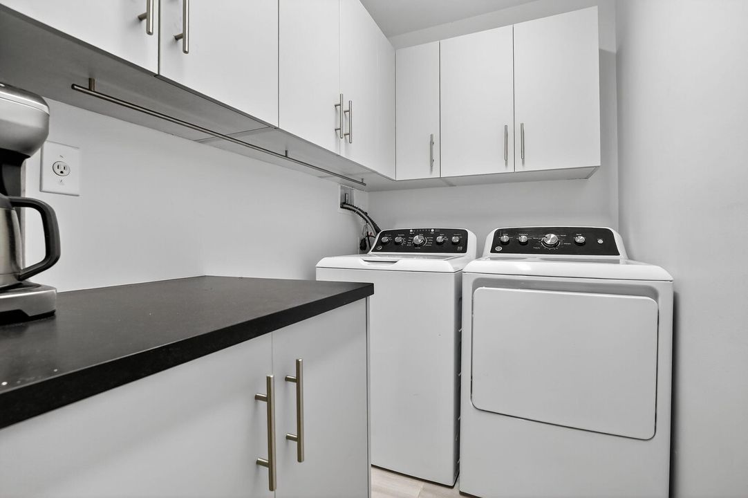 合同活跃: $1,169,000 (3 贝兹, 2 浴室, 2683 平方英尺)