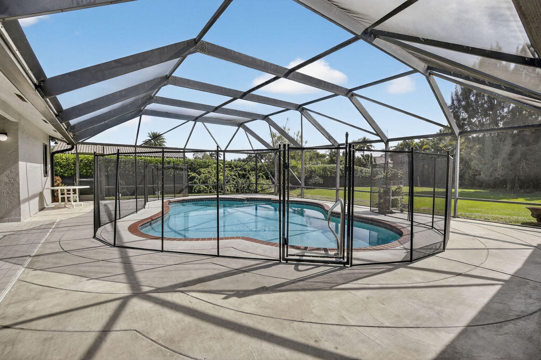 合同活跃: $1,169,000 (3 贝兹, 2 浴室, 2683 平方英尺)