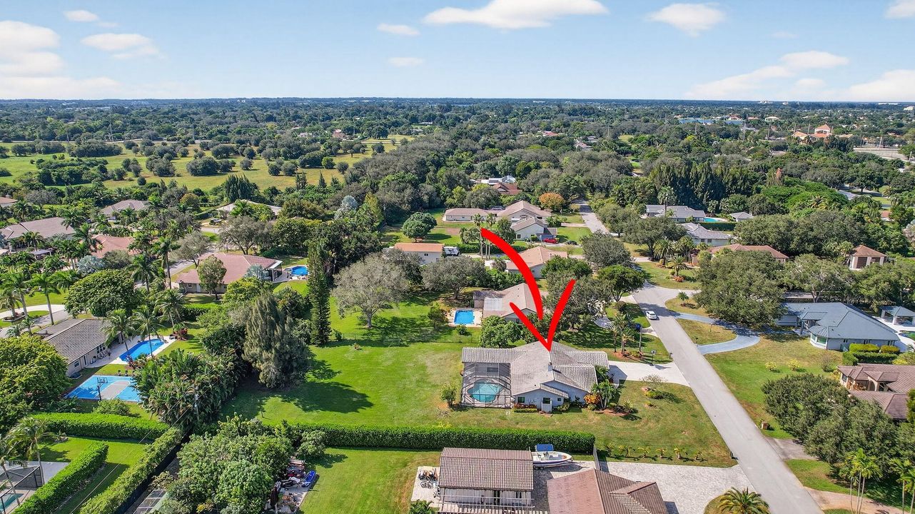 合同活跃: $1,169,000 (3 贝兹, 2 浴室, 2683 平方英尺)