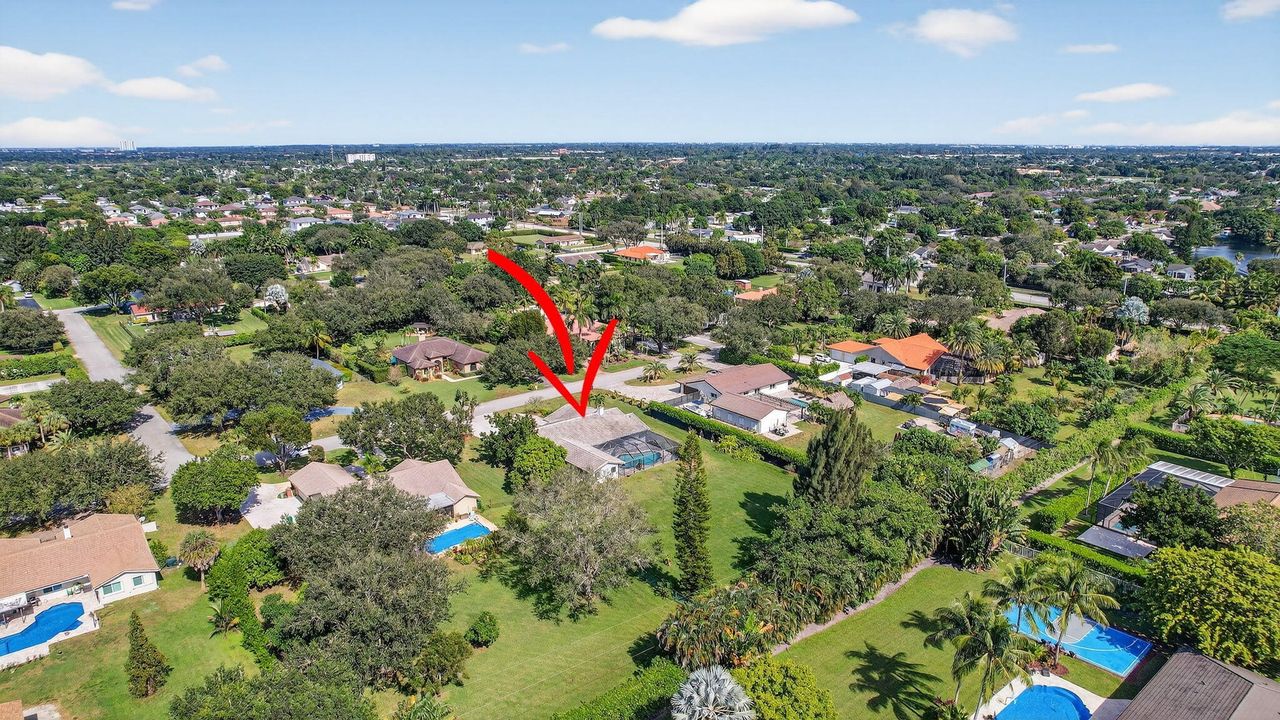 合同活跃: $1,169,000 (3 贝兹, 2 浴室, 2683 平方英尺)