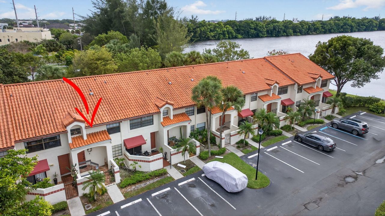 На продажу: $290,000 (2 спален, 2 ванн, 1150 Квадратных фут)