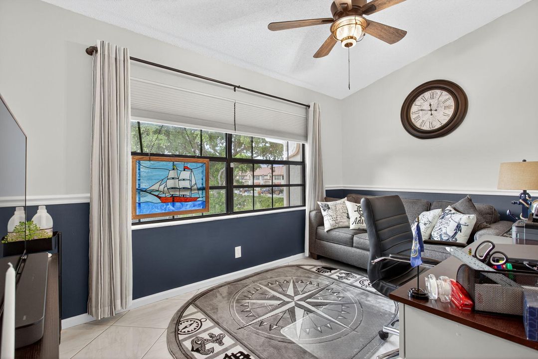 На продажу: $290,000 (2 спален, 2 ванн, 1150 Квадратных фут)