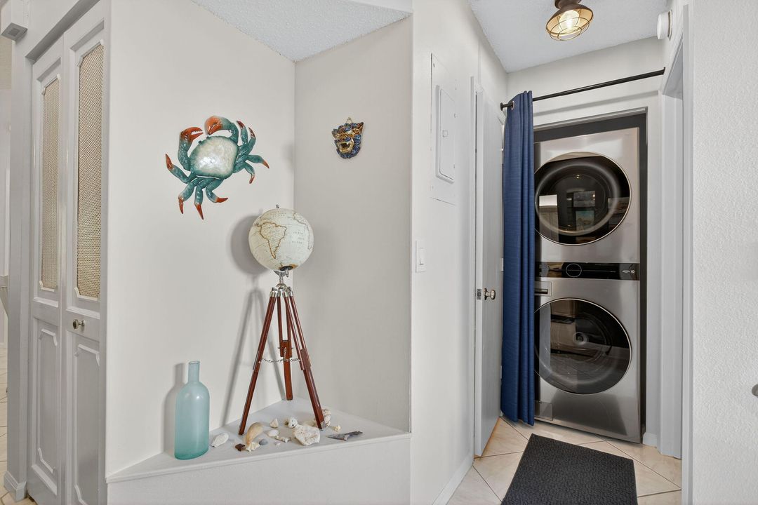 На продажу: $290,000 (2 спален, 2 ванн, 1150 Квадратных фут)