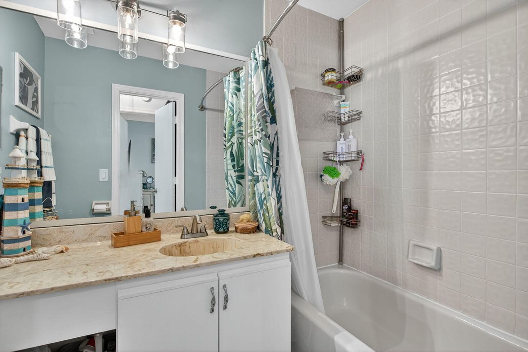 На продажу: $290,000 (2 спален, 2 ванн, 1150 Квадратных фут)