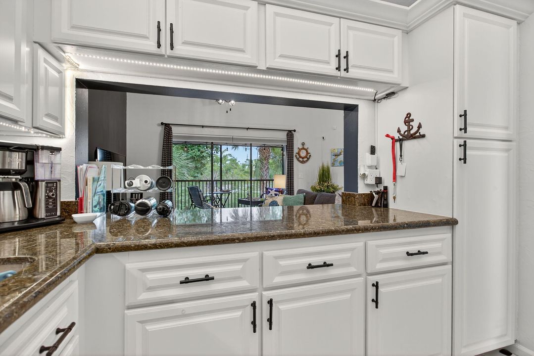 На продажу: $290,000 (2 спален, 2 ванн, 1150 Квадратных фут)