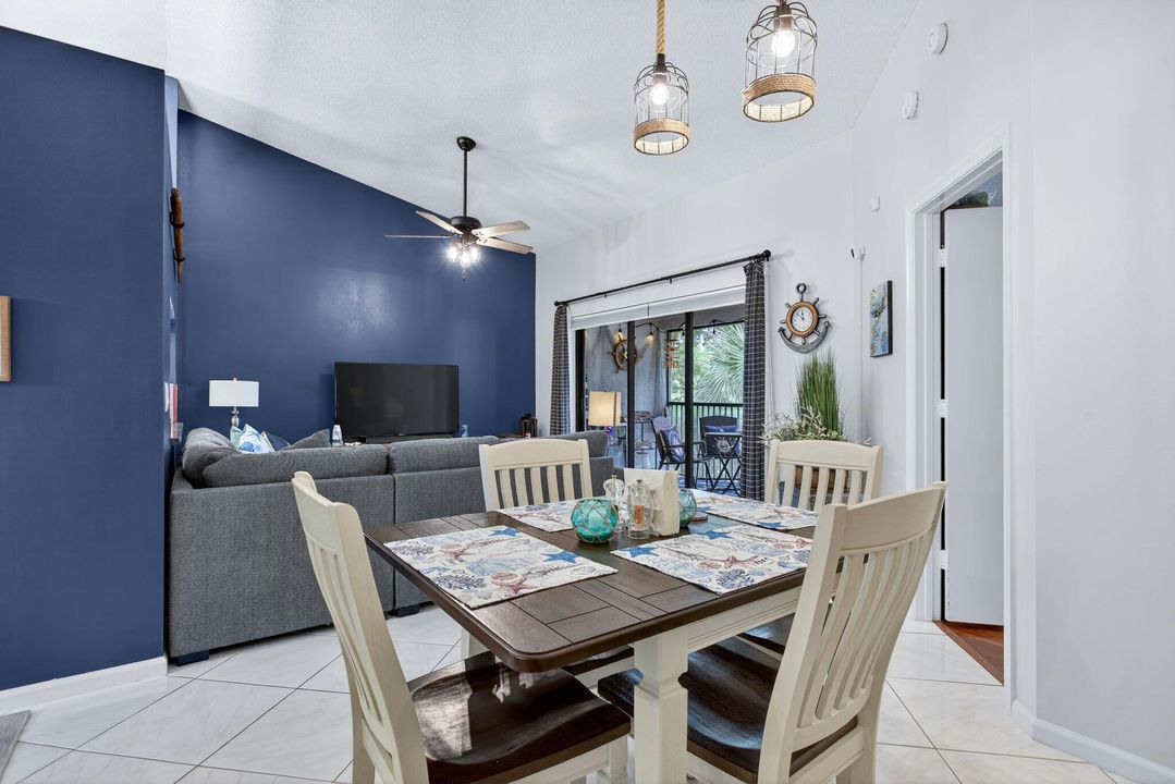 На продажу: $290,000 (2 спален, 2 ванн, 1150 Квадратных фут)