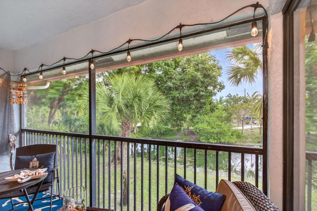 На продажу: $290,000 (2 спален, 2 ванн, 1150 Квадратных фут)