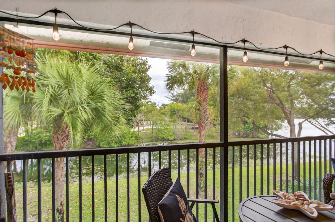 На продажу: $290,000 (2 спален, 2 ванн, 1150 Квадратных фут)