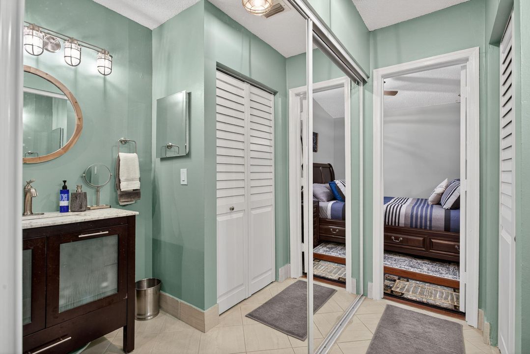 На продажу: $290,000 (2 спален, 2 ванн, 1150 Квадратных фут)