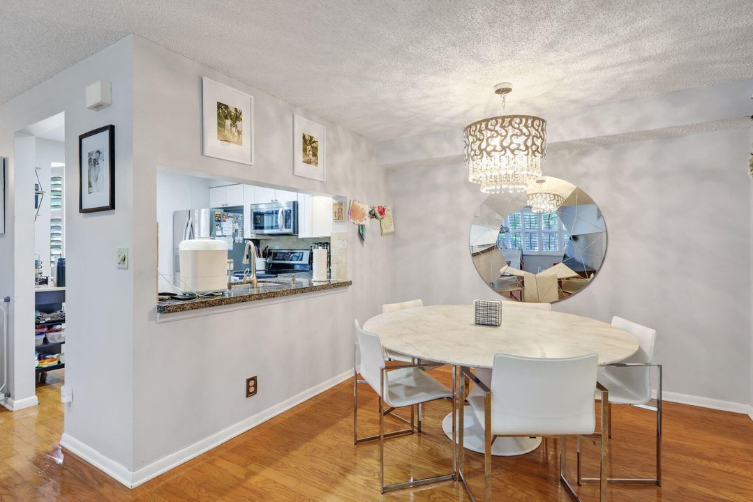 На продажу: $345,000 (3 спален, 2 ванн, 1300 Квадратных фут)