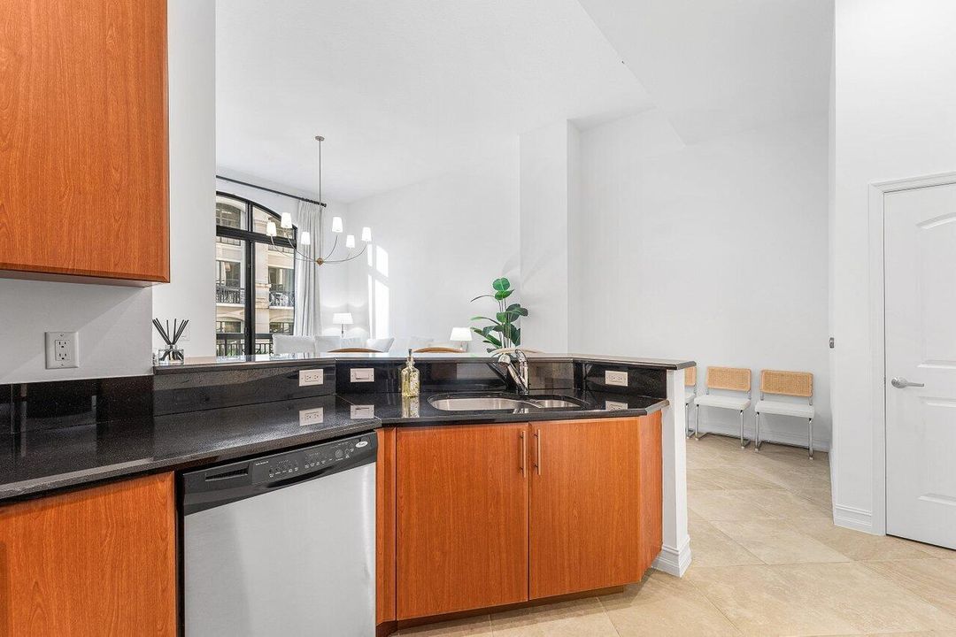 Activo con contrato: $7,900 (2 camas, 2 baños, 1533 Pies cuadrados)