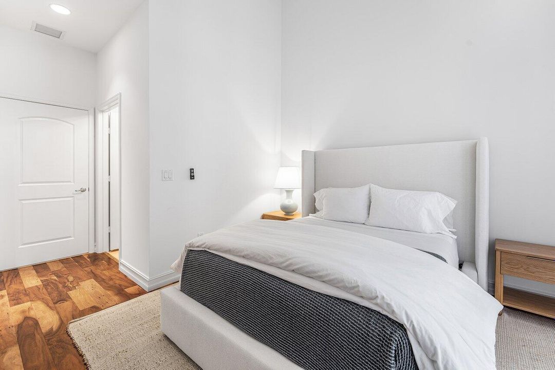 Activo con contrato: $7,900 (2 camas, 2 baños, 1533 Pies cuadrados)