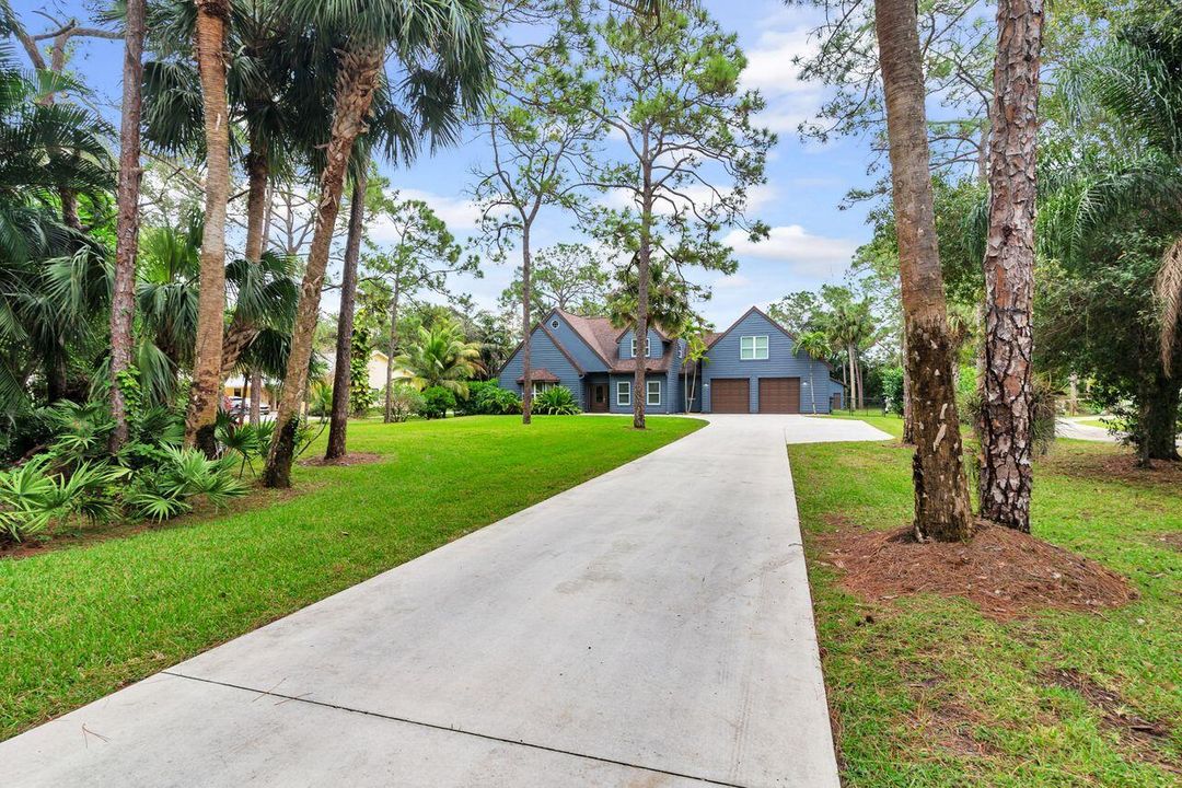 En Venta: $1,350,000 (4 camas, 2 baños, 3227 Pies cuadrados)