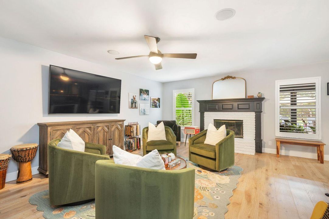 En Venta: $1,350,000 (4 camas, 2 baños, 3227 Pies cuadrados)