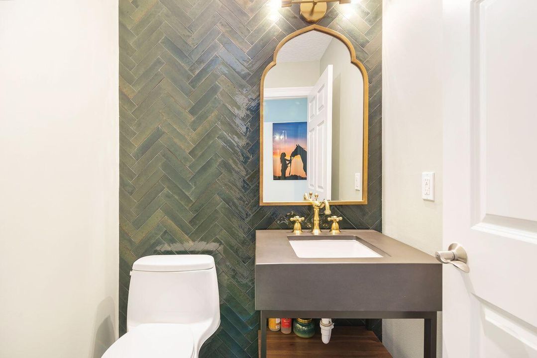 En Venta: $1,350,000 (4 camas, 2 baños, 3227 Pies cuadrados)