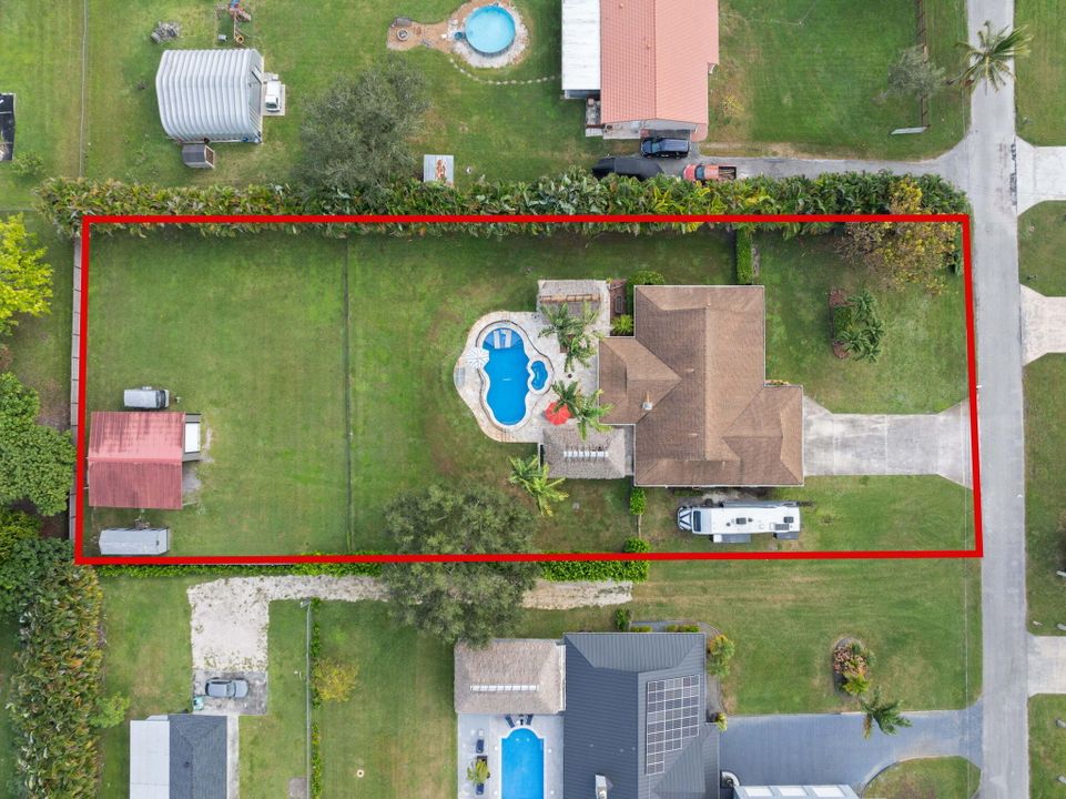 合同活跃: $1,050,000 (3 贝兹, 2 浴室, 2028 平方英尺)