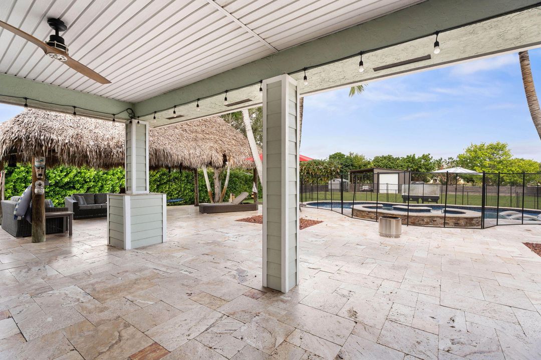 合同活跃: $1,050,000 (3 贝兹, 2 浴室, 2028 平方英尺)