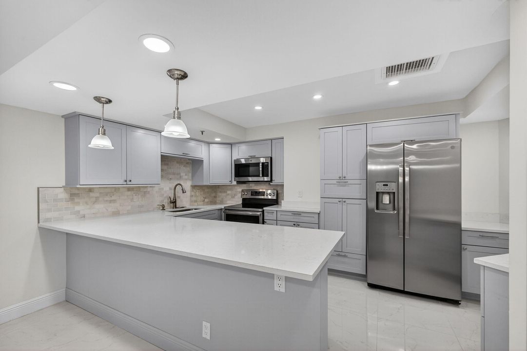 待售: $825,000 (2 贝兹, 2 浴室, 1460 平方英尺)