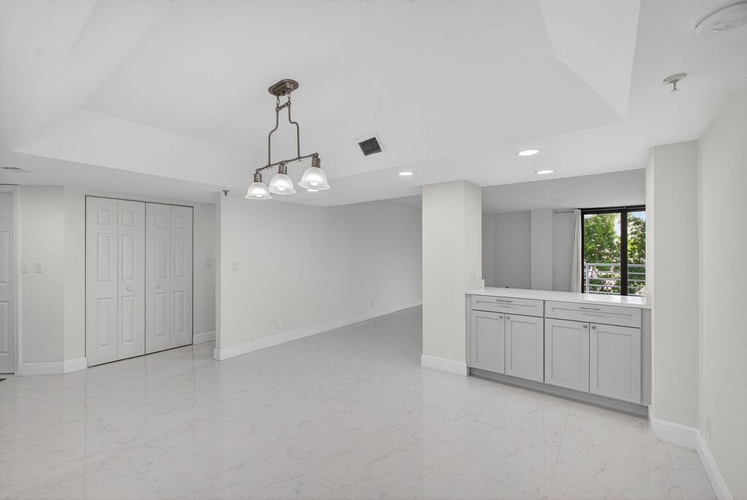 待售: $825,000 (2 贝兹, 2 浴室, 1460 平方英尺)