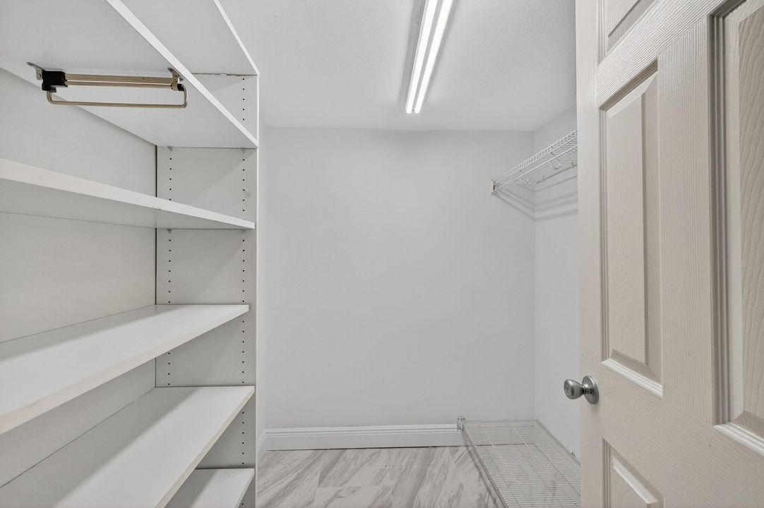 待售: $825,000 (2 贝兹, 2 浴室, 1460 平方英尺)