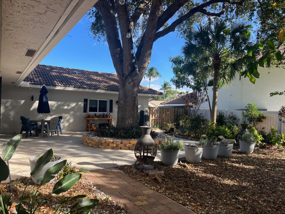 For Sale: $1,295,000 (3 beds, 2 baths, 2172 Square Feet)