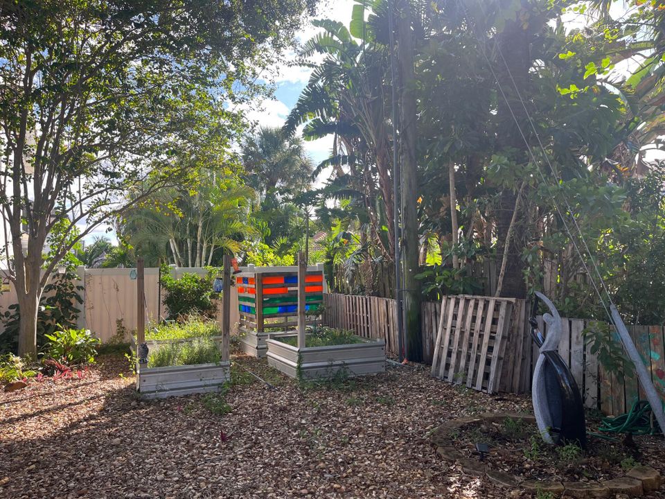 For Sale: $1,295,000 (3 beds, 2 baths, 2172 Square Feet)