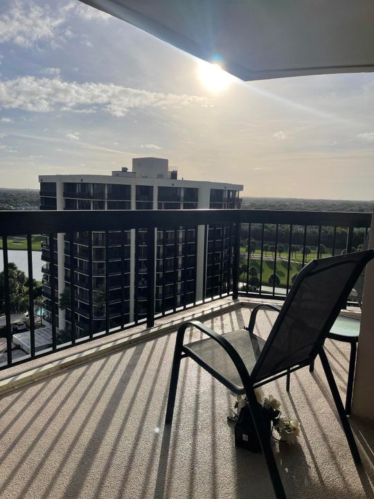 En Venta: $339,000 (2 camas, 2 baños, 1294 Pies cuadrados)