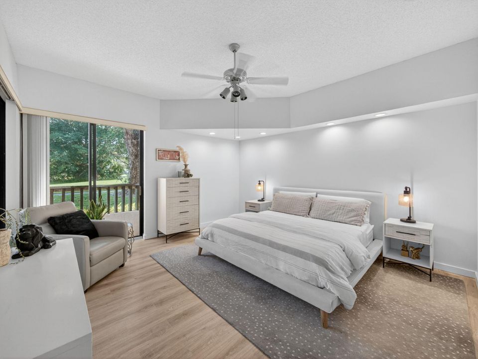 На продажу: $398,000 (2 спален, 2 ванн, 1323 Квадратных фут)