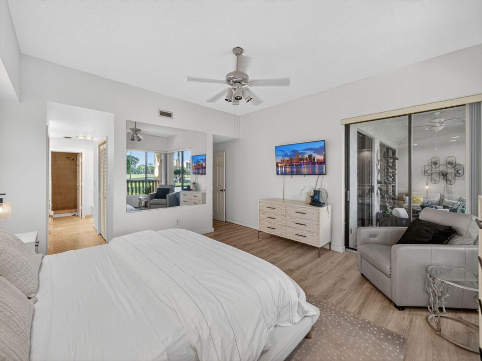 На продажу: $398,000 (2 спален, 2 ванн, 1323 Квадратных фут)