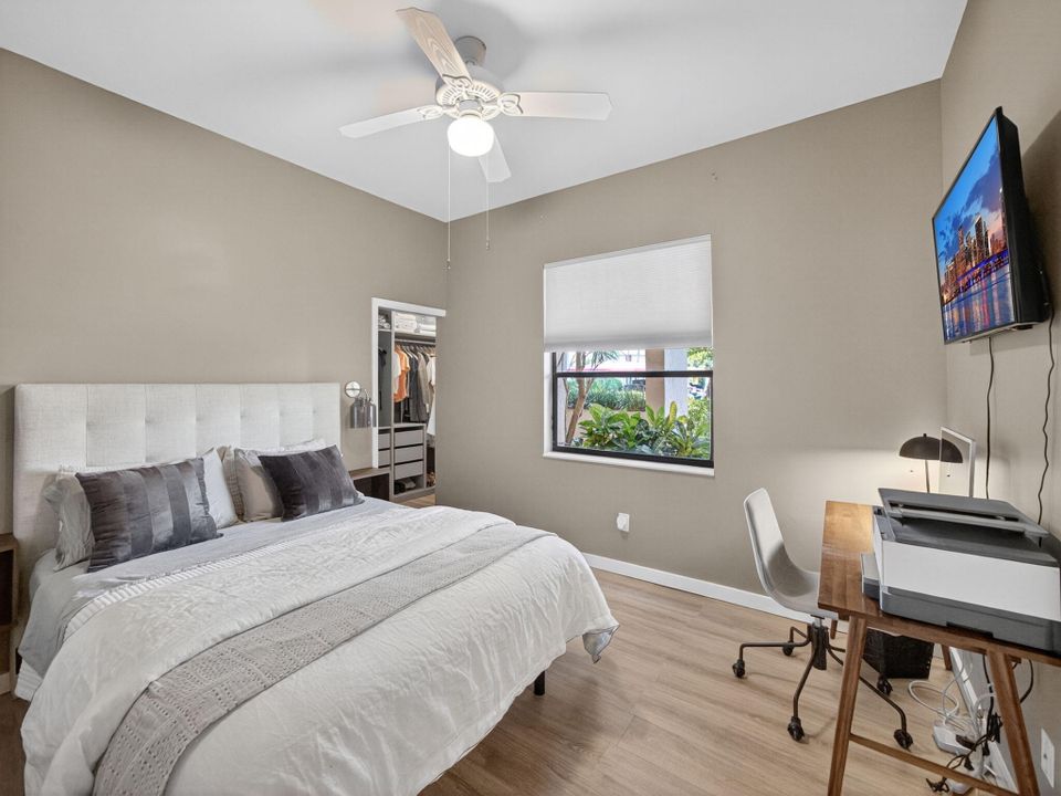 На продажу: $398,000 (2 спален, 2 ванн, 1323 Квадратных фут)