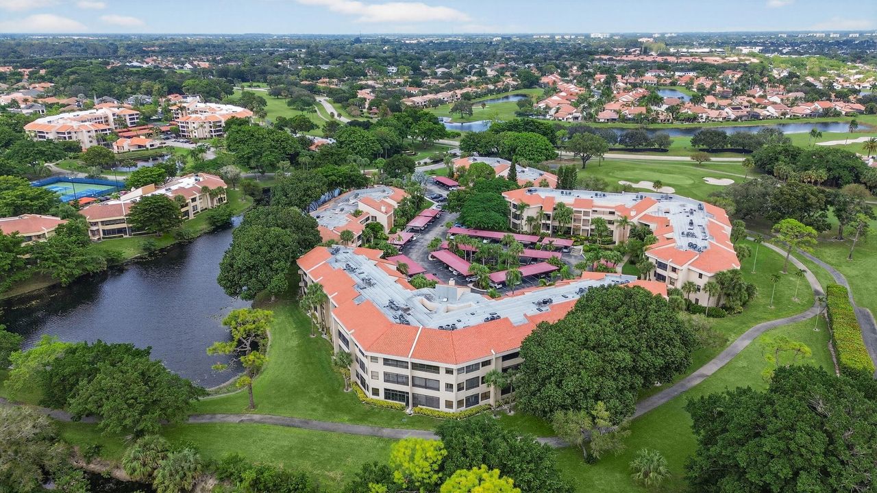 На продажу: $398,000 (2 спален, 2 ванн, 1323 Квадратных фут)